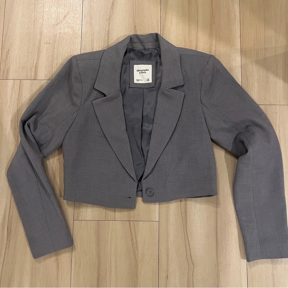 Abercrombie & Fitch Cropped Gray Blazer Jacket